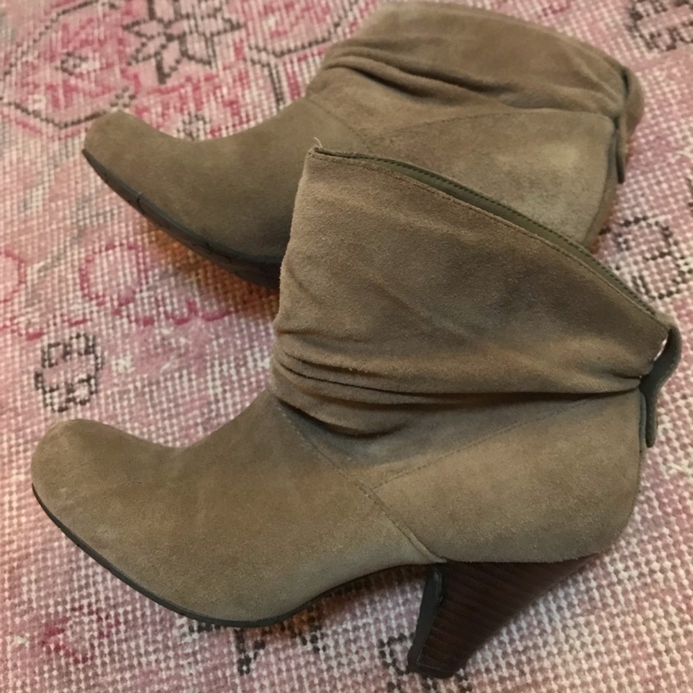 BCBG taupe suede bootie
